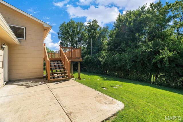 12917 Cedarledge Court, St Louis, MO 63146