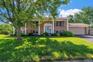 12917 Cedarledge Court, St Louis, MO 63146