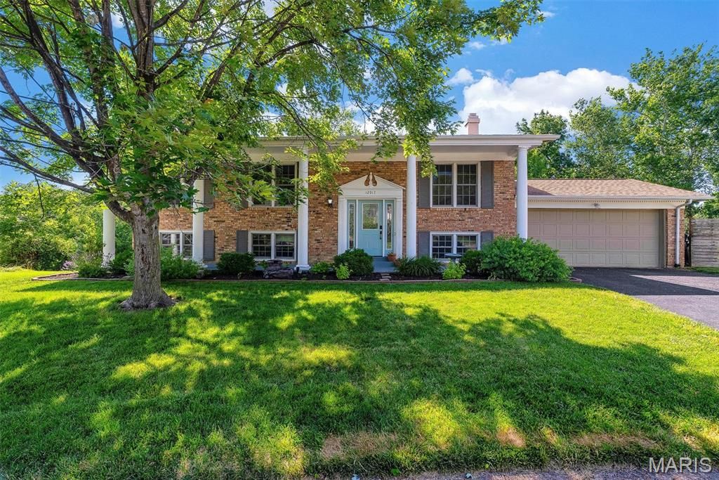 12917 Cedarledge Court, St Louis, MO 63146