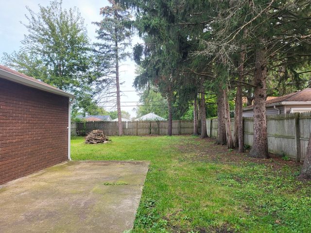 3811 N Park Street, Westmont, IL 60559