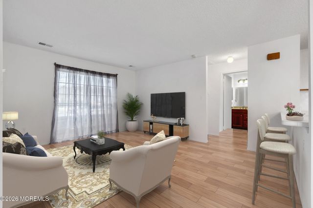 25 Des Moines Court, Tinton Falls, NJ 07712