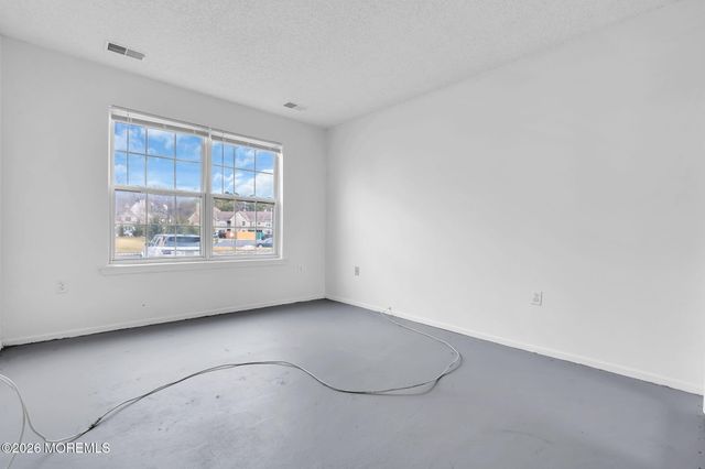 25 Des Moines Court, Tinton Falls, NJ 07712