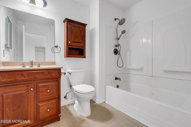 25 Des Moines Court, Tinton Falls, NJ 07712