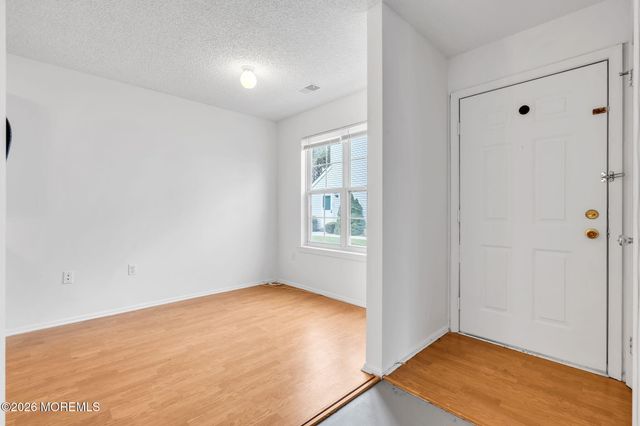 25 Des Moines Court, Tinton Falls, NJ 07712