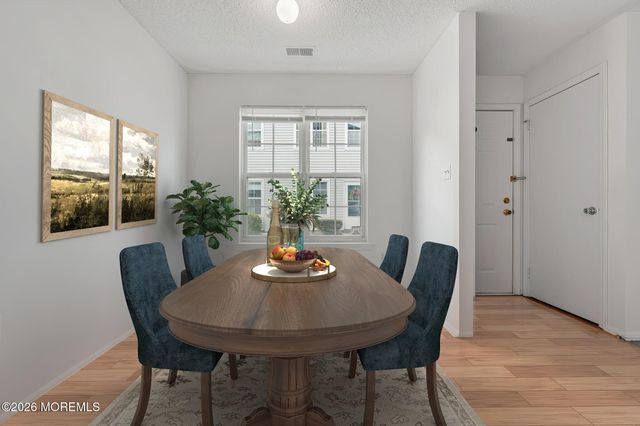 25 Des Moines Court, Tinton Falls, NJ 07712