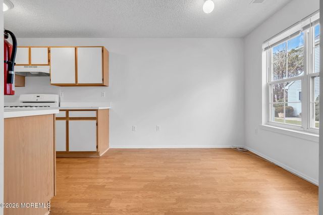 25 Des Moines Court, Tinton Falls, NJ 07712