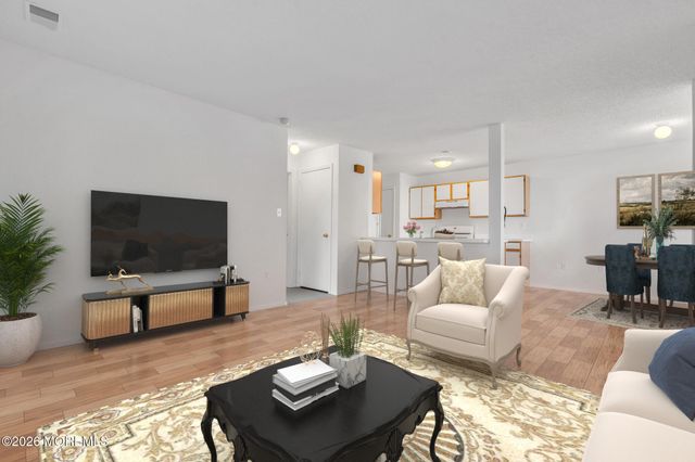 25 Des Moines Court, Tinton Falls, NJ 07712