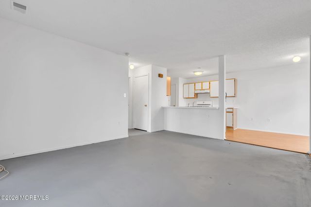 25 Des Moines Court, Tinton Falls, NJ 07712