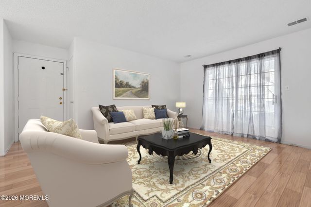 25 Des Moines Court, Tinton Falls, NJ 07712