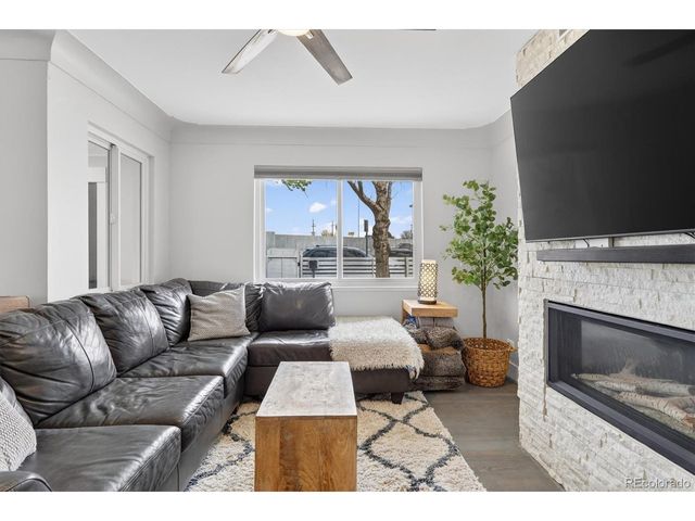 2201 S Dexter St, Denver, CO 80222