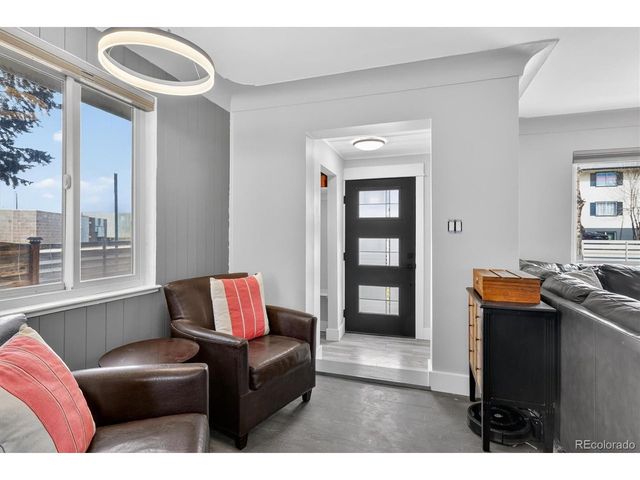 2201 S Dexter St, Denver, CO 80222