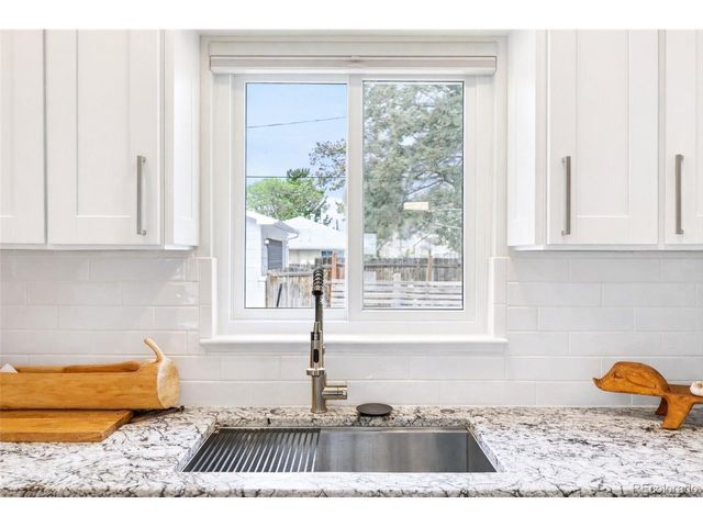 2201 S Dexter St, Denver, CO 80222