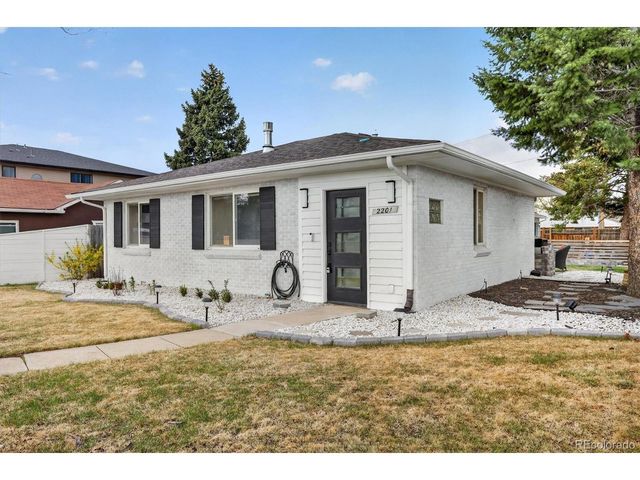 2201 S Dexter St, Denver, CO 80222