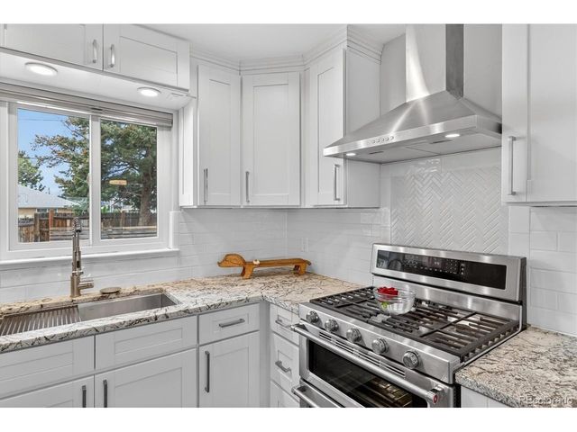 2201 S Dexter St, Denver, CO 80222