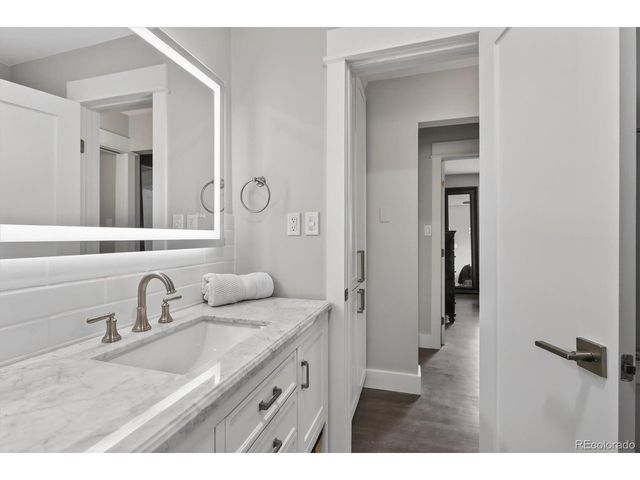 2201 S Dexter St, Denver, CO 80222