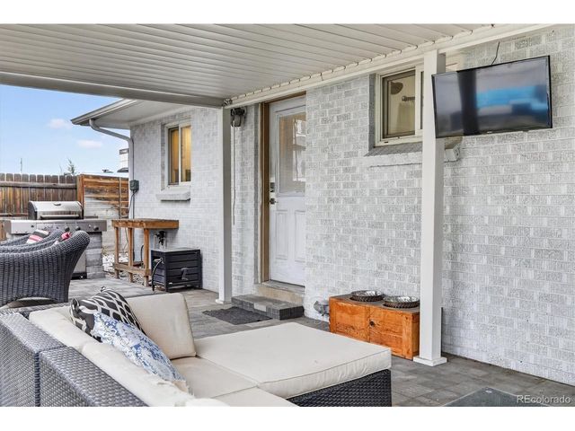 2201 S Dexter St, Denver, CO 80222