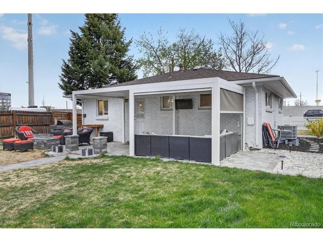 2201 S Dexter St, Denver, CO 80222