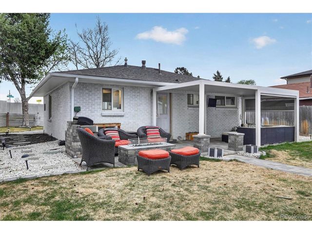 2201 S Dexter St, Denver, CO 80222