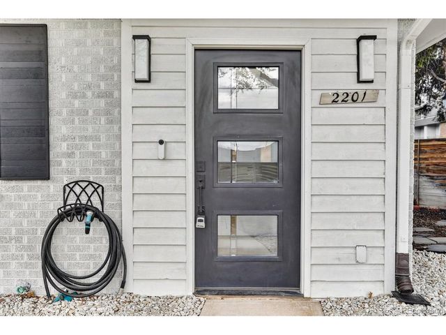 2201 S Dexter St, Denver, CO 80222