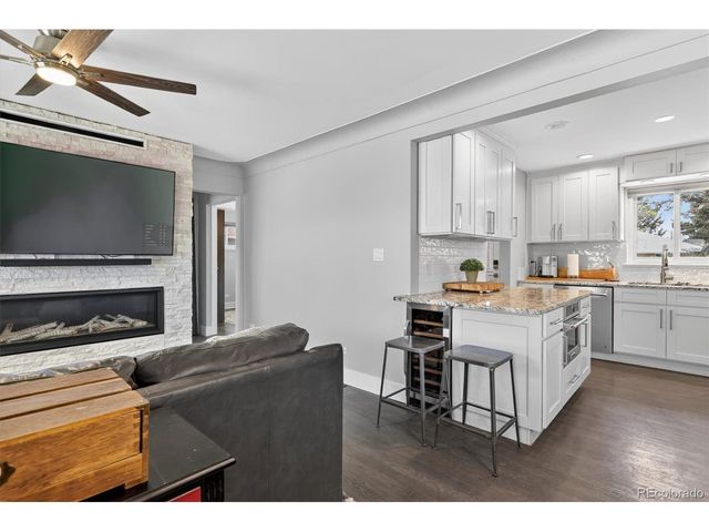 2201 S Dexter St, Denver, CO 80222