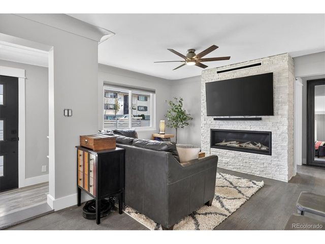 2201 S Dexter St, Denver, CO 80222