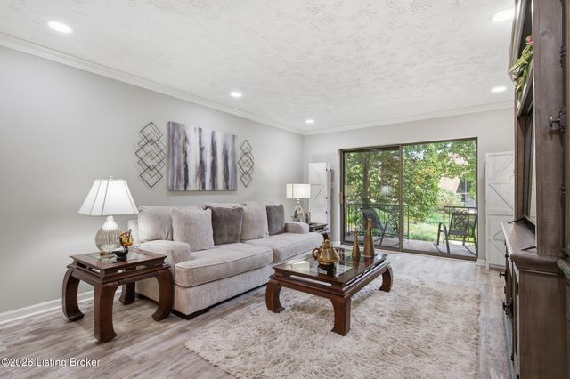 1600 Gardiner Ln 118, Louisville, KY 40205