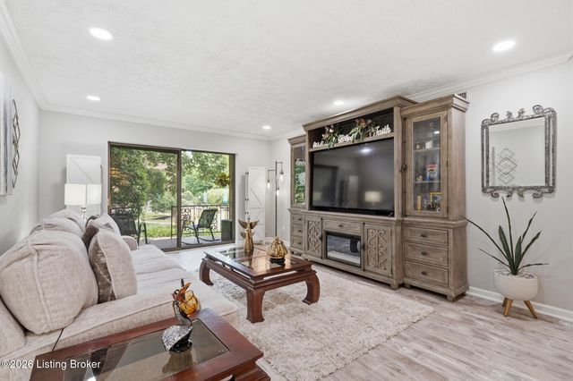1600 Gardiner Ln 118, Louisville, KY 40205