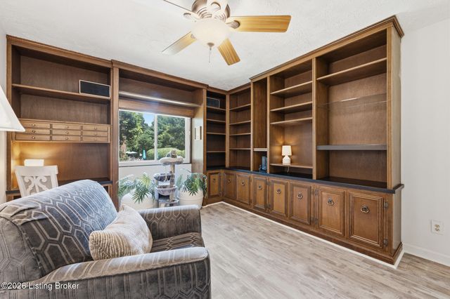 1600 Gardiner Ln 118, Louisville, KY 40205