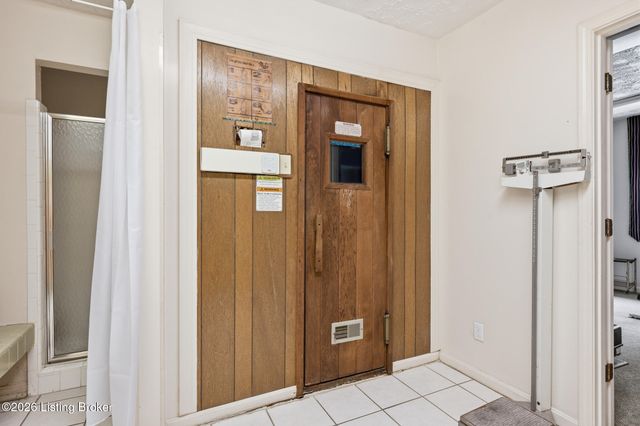 1600 Gardiner Ln 118, Louisville, KY 40205