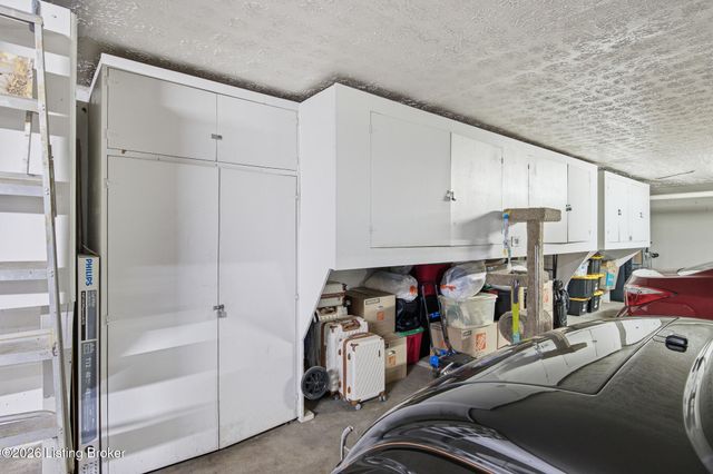 1600 Gardiner Ln 118, Louisville, KY 40205