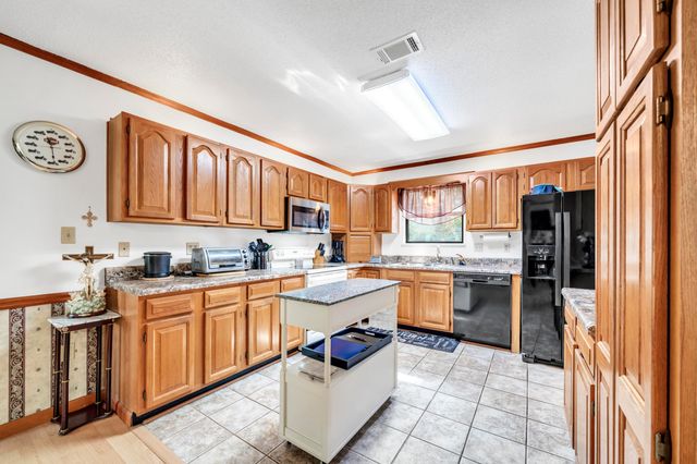 32 Walnut Avenue, Shalimar, FL 32579