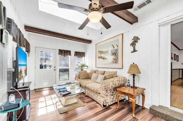 32 Walnut Avenue, Shalimar, FL 32579