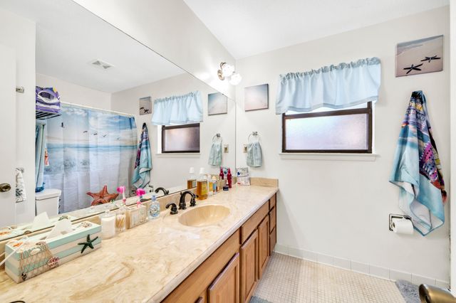 32 Walnut Avenue, Shalimar, FL 32579