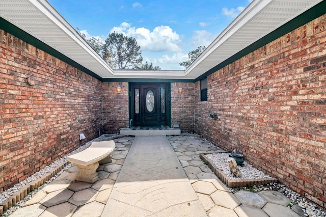 32 Walnut Avenue, Shalimar, FL 32579