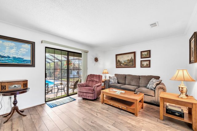 32 Walnut Avenue, Shalimar, FL 32579