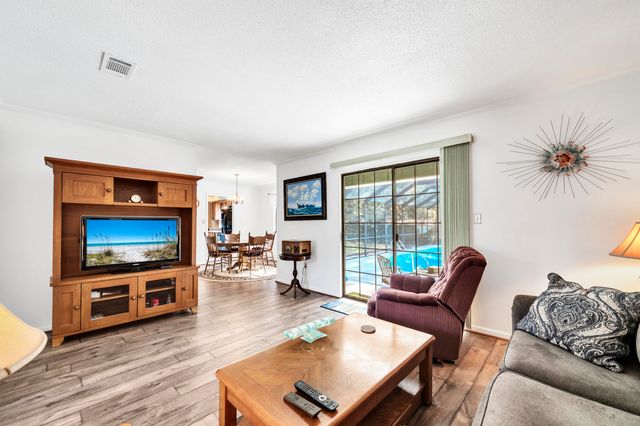 32 Walnut Avenue, Shalimar, FL 32579