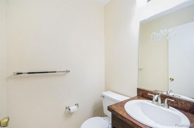37313 Clubhouse Drive, Sterling Heights, MI 48312