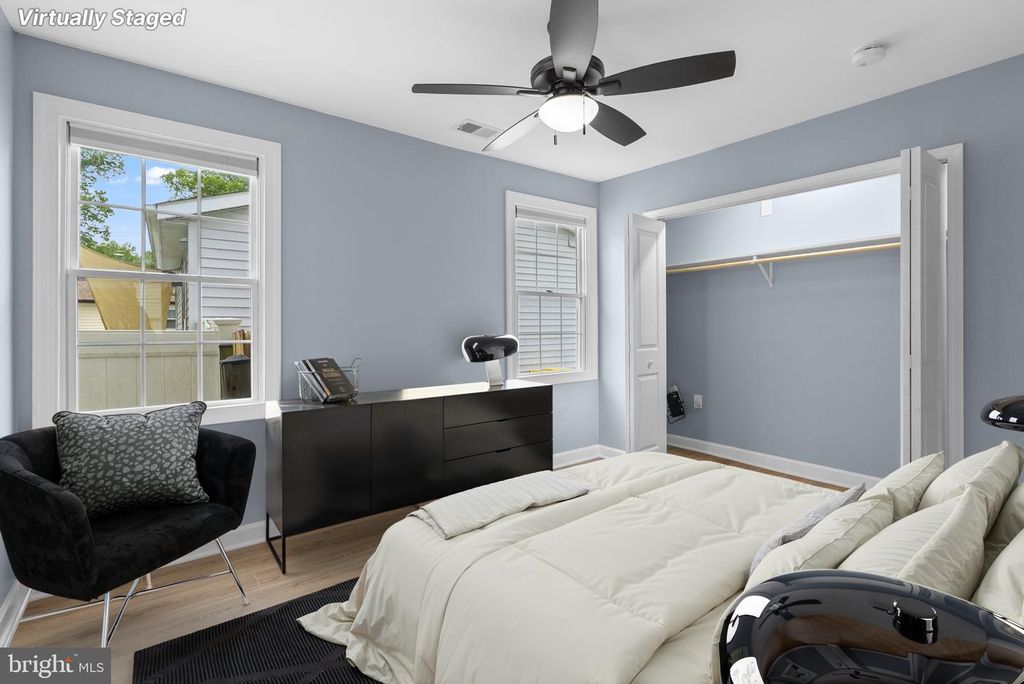 Image 22 of property listing at 411 HIGHLAND DR, Edgewater, MD 21037