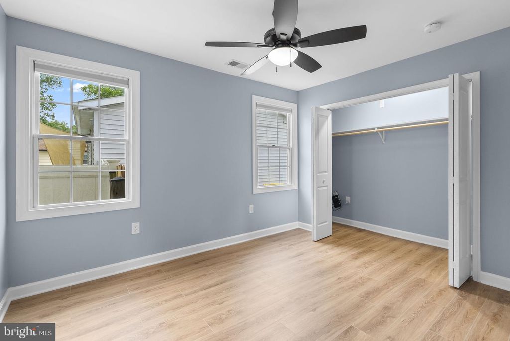 Image 23 of property listing at 411 HIGHLAND DR, Edgewater, MD 21037