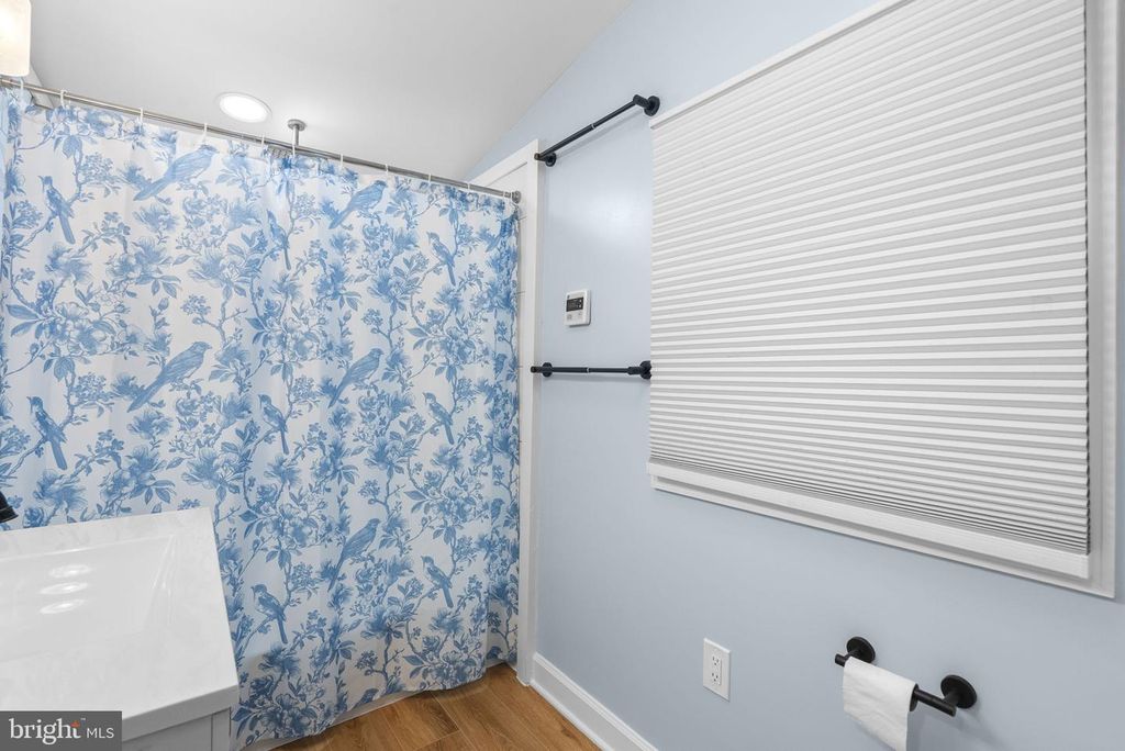 Image 27 of property listing at 411 HIGHLAND DR, Edgewater, MD 21037