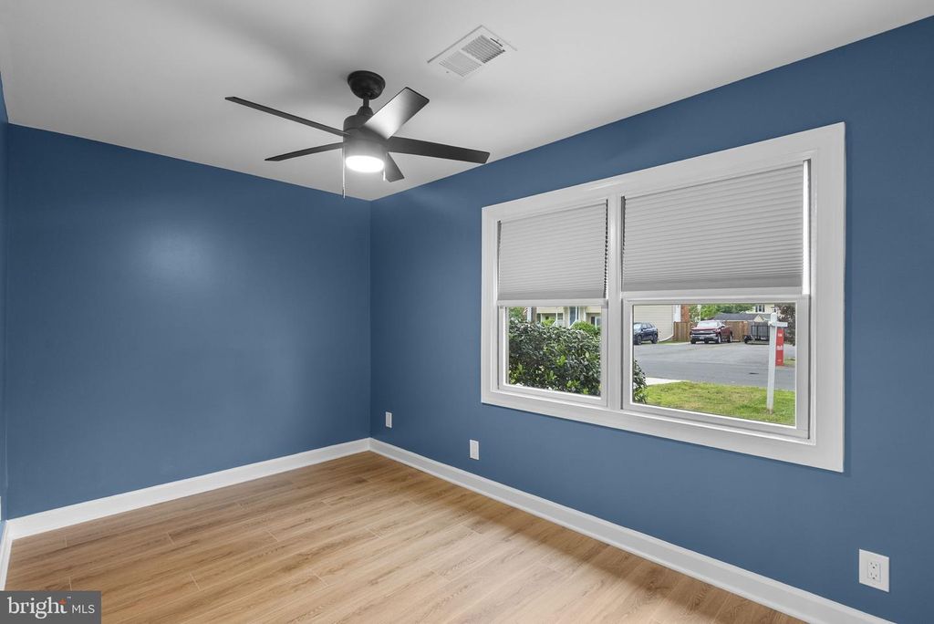 Image 29 of property listing at 411 HIGHLAND DR, Edgewater, MD 21037