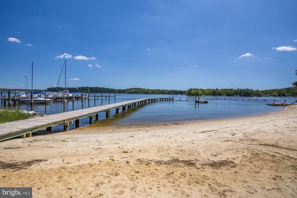 Image 41 of property listing at 411 HIGHLAND DR, Edgewater, MD 21037
