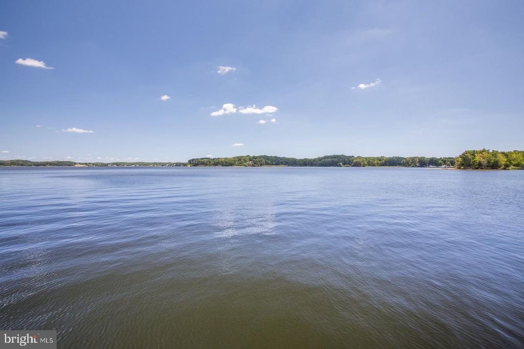Image 43 of property listing at 411 HIGHLAND DR, Edgewater, MD 21037