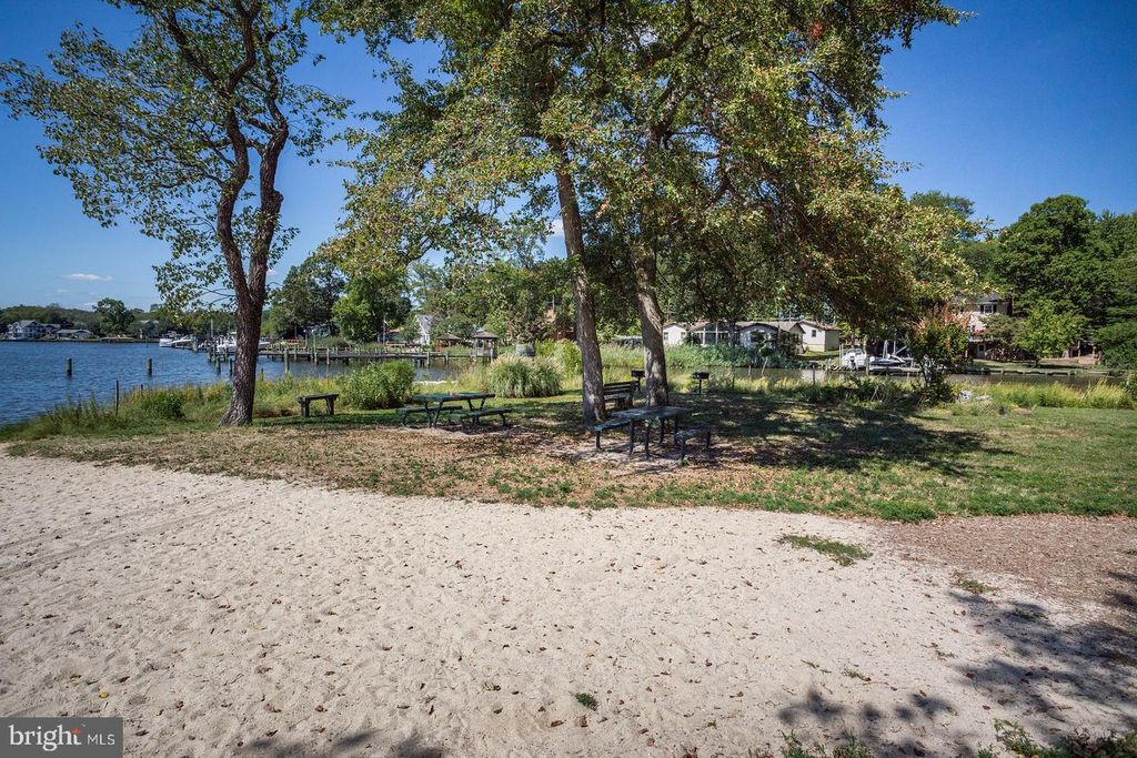 Image 55 of property listing at 411 HIGHLAND DR, Edgewater, MD 21037