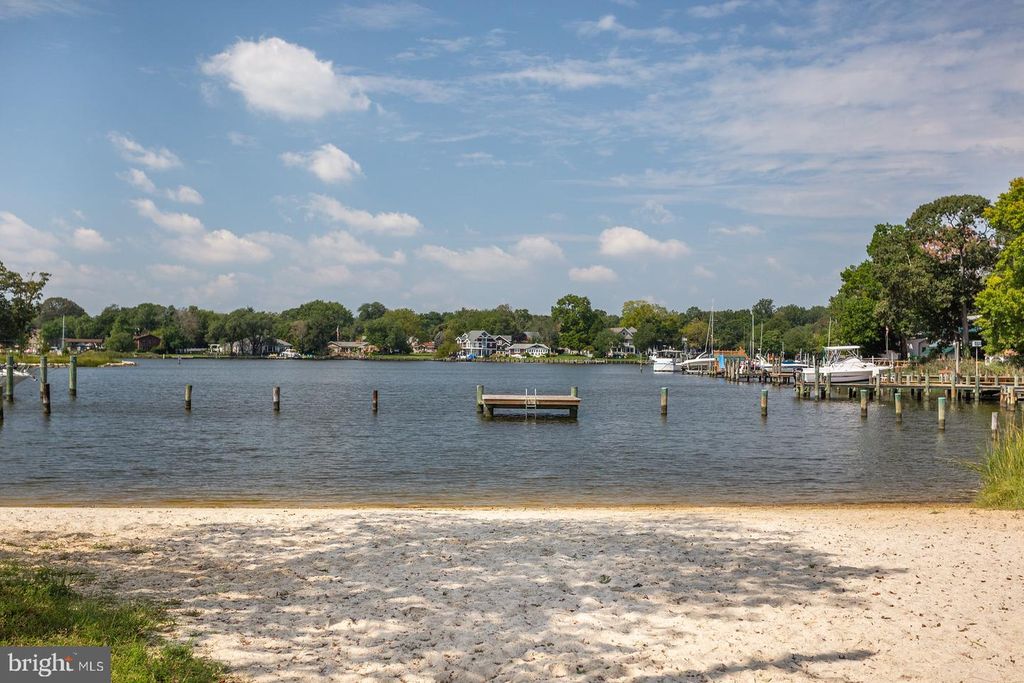 Image 60 of property listing at 411 HIGHLAND DR, Edgewater, MD 21037