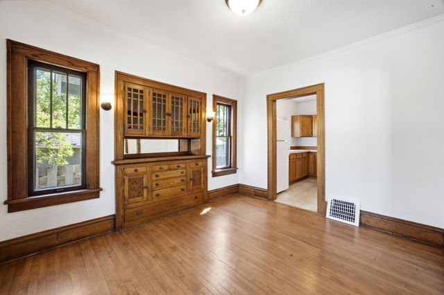 1310 11th Avenue S, Fargo, ND 58103