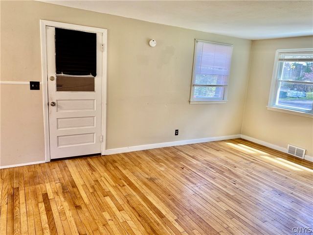 220 Roxann Avenue, Cicero, NY 13212