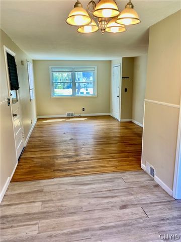 220 Roxann Avenue, Cicero, NY 13212