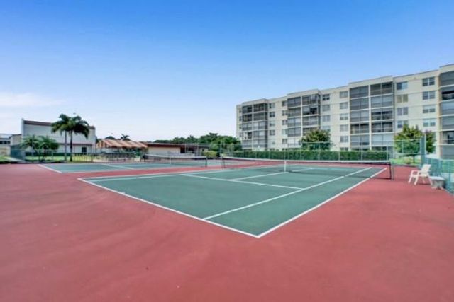 8900 Washington Boulevard 416, Pembroke Pines, FL 33025