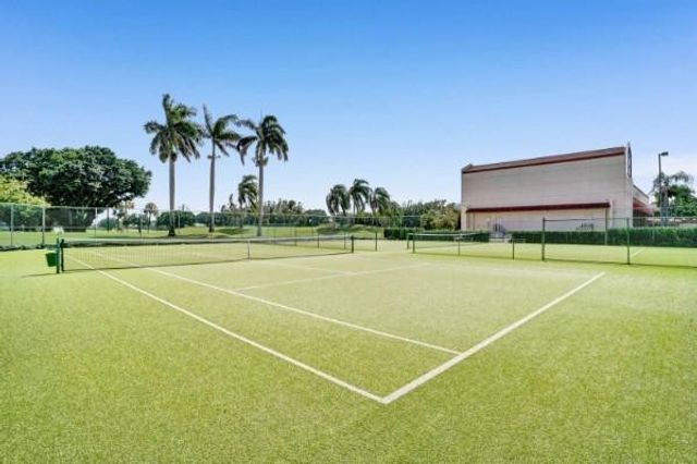 8900 Washington Boulevard 416, Pembroke Pines, FL 33025